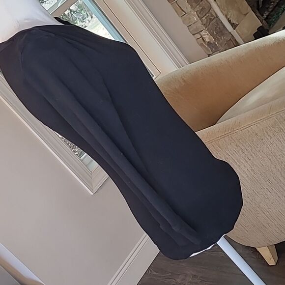 Old Navy S/P/P tall  black longsleeved T shirt - Picture 3 of 8